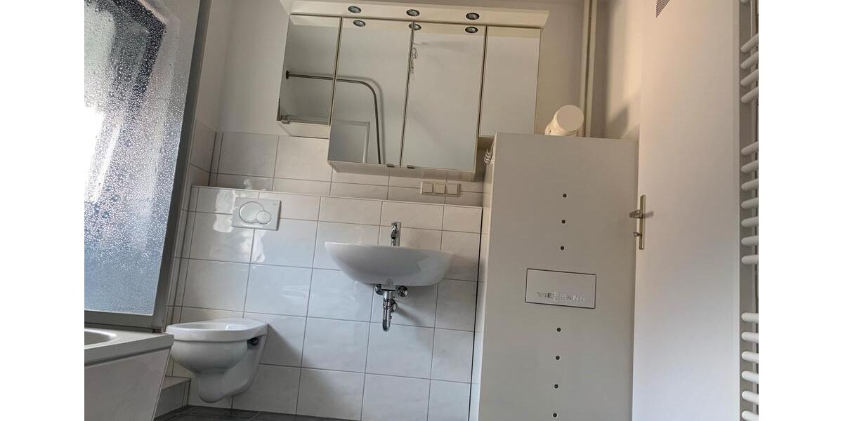 3,5 Zimmer Mietwohnung (93m2) mit großzügigen Balkon im 1.OG 3.5 zimmer