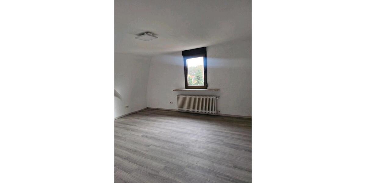 Dachgeschoßwohnung Quierschied - 2 Zimmer, 85 m&sup2;, 700&euro; | Angebot:25256554