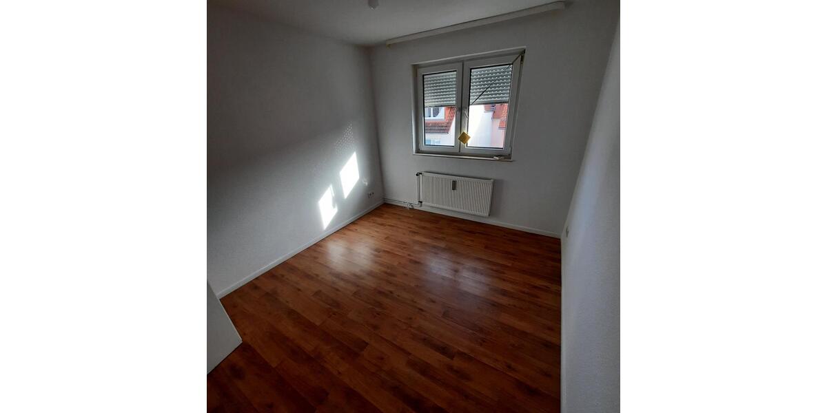 Etagenwohnung Wiesbaden Mainz-Amöneburg - 4 Zimmer, 85 m&sup2;, 1.100&euro; | Angebot:25406577
