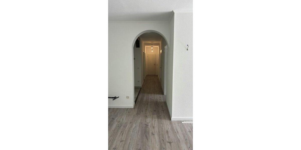 Hochparterre Rosbach vor der Höhe - 3.5 Zimmer, 114 m&sup2;, 1.350&euro; | Angebot:26632471