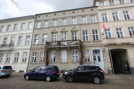 Wohnung Schwerin Altstadt - 4 Zimmer, 120 m&sup2;, 900&euro; | Angebot:25783037