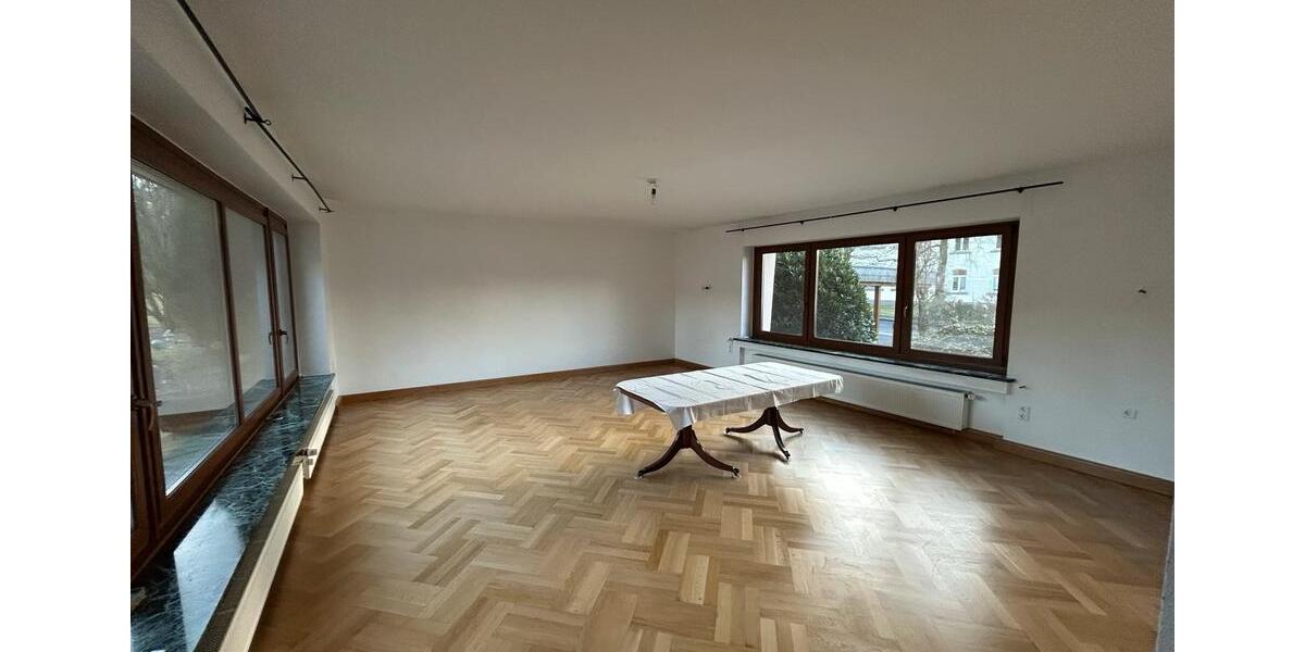 Erdgeschoßwohnung Remscheid Gemarkung Bergisch Born - 4 Zimmer, 159 m&sup2;, 1.854&euro; | Angebot:25961179