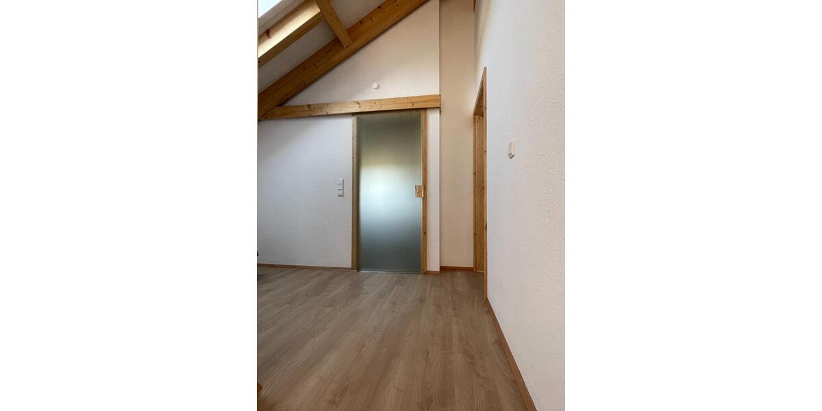Etagenwohnung Frickenhausen - 3.5 Zimmer, 90 m&sup2;, 1.155&euro; | Angebot:24737986