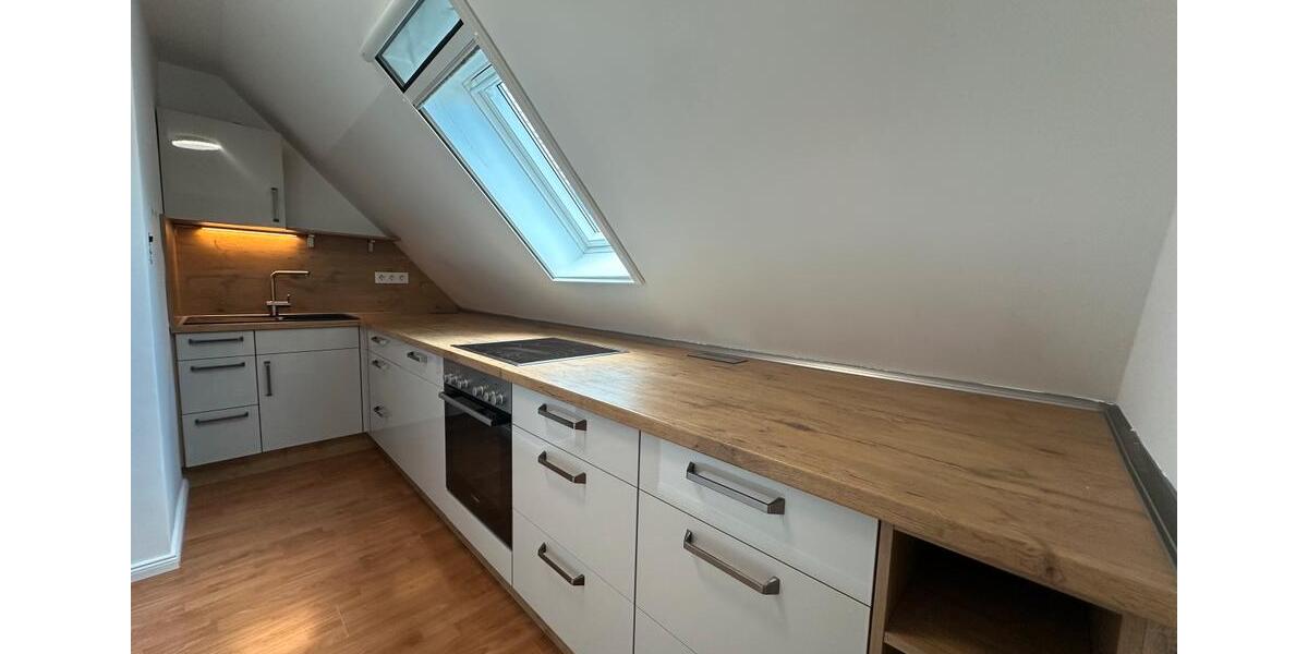 Dachgeschoßwohnung Jever - 3 Zimmer, 75 m&sup2;, 600&euro; | Angebot:25904808