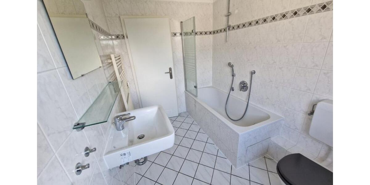 Hochparterre Wiesbaden Bierstadt - 3 Zimmer, 80 m&sup2;, 1.250&euro; | Angebot:24981602