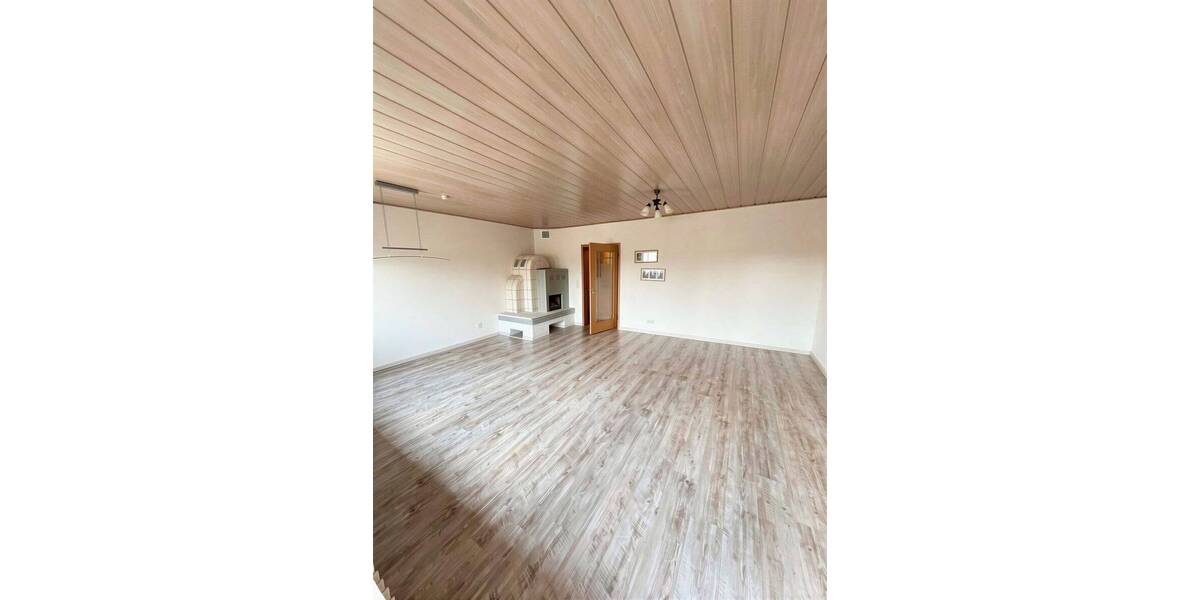 Etagenwohnung Erlangen Frauenaurach - 3 Zimmer, 117 m&sup2;, 1.400&euro; | Angebot:26092188