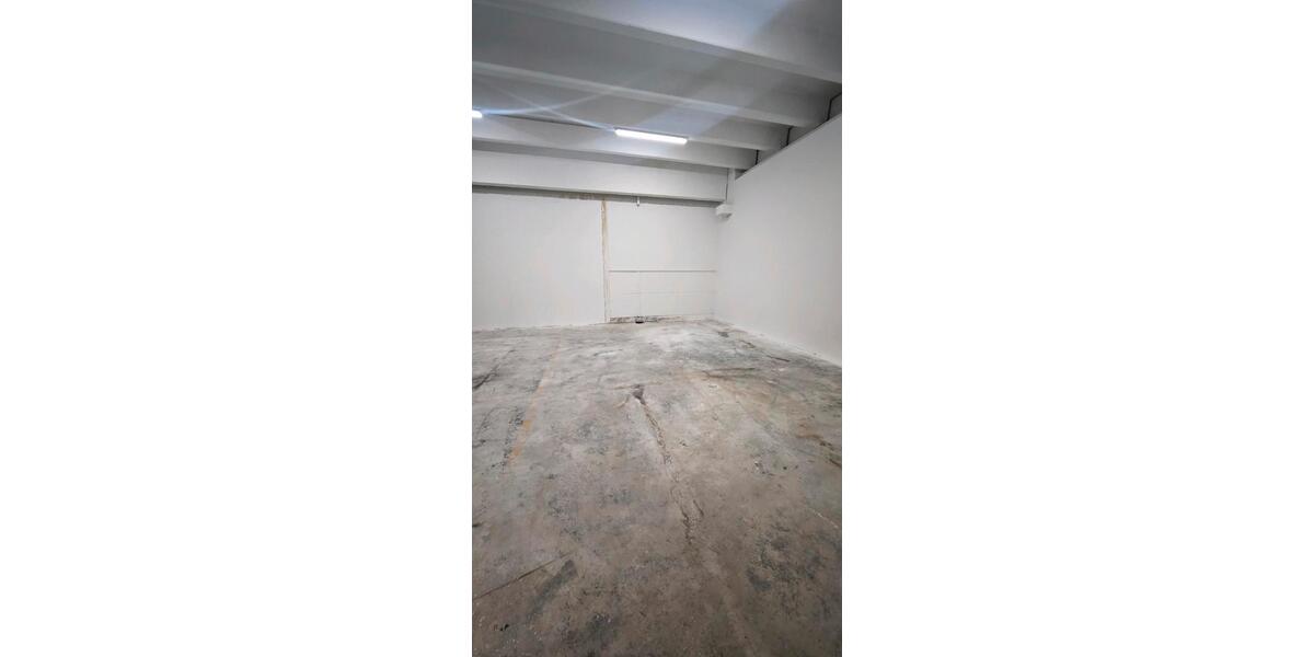 Vermiete Lagerhallen 42-120m² in Karlsruhe Hagsfeld zimmer