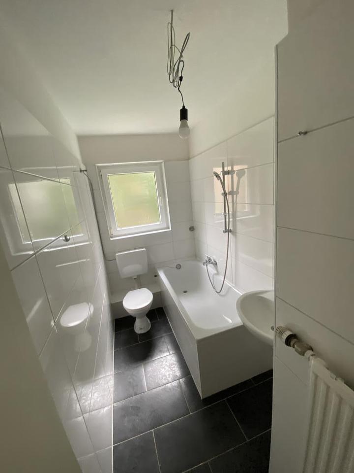 @%§4@%§4@%§4 Renovierte 3-Raumwohnung im ersten Obergeschoss mit Balkon @%§4@%§4@%§4 zimmer