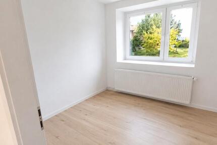 Wohnung Ebersbach - 4 Zimmer, 70 m&sup2;, 450&euro; | Angebot:26672100