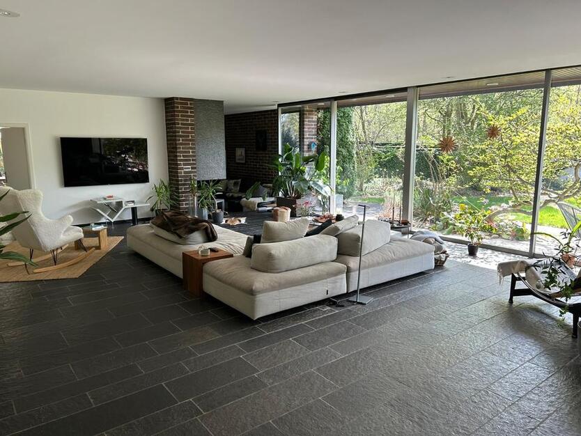 Bungalow-Doppelhaushälfte, waldrandlage, vollmöbliert