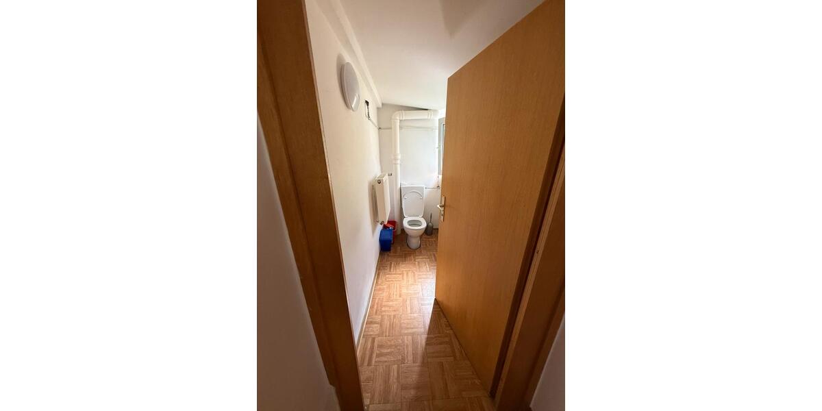 Wohnen auf Zeit Marburg - 5 Zimmer, 10 m&sup2;, 200&euro; | Angebot:26167442