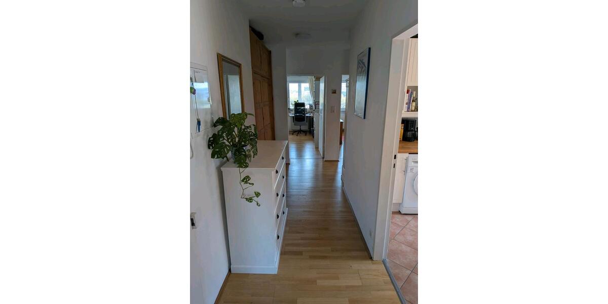 Etagenwohnung Frankfurt am Main Ostend - 3 Zimmer, 84 m&sup2;, 1.900&euro; | Angebot:26679021