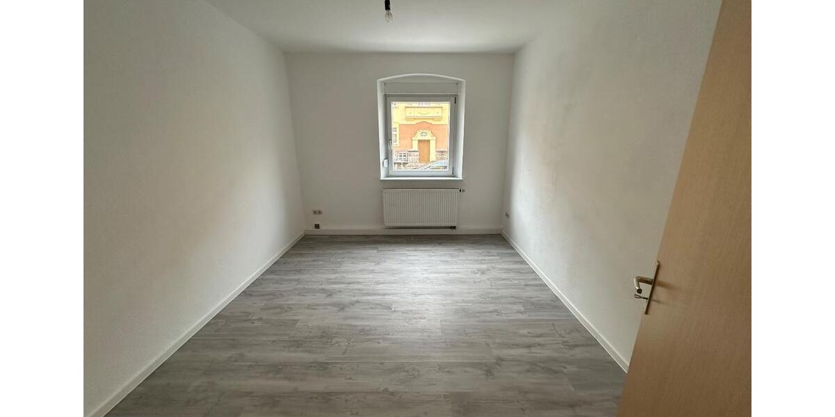 Erdgeschoßwohnung Weiden in der Oberpfalz - 4 Zimmer, 82 m&sup2;, 820&euro; | Angebot:24748437