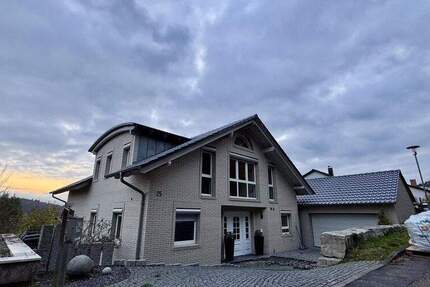 Haus Neckarzimmern - 6 Zimmer, 315 m&sup2;, 2.600&euro; | Angebot:24504270