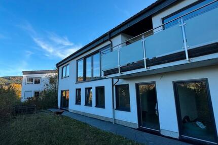 Modernes Einfamilienhaus mit Kamin, Einliegerwohnung & Weitblick im Sauerland 8 zimmer