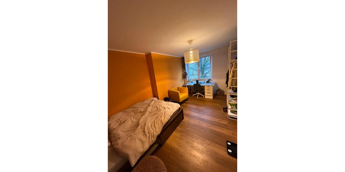 Möbliertes WG-Zimmer zu zwischenmiete (2-3 Monate) 15 zimmer