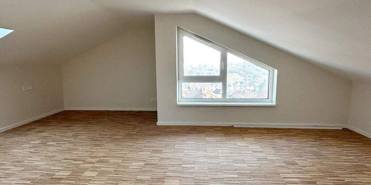 Einfamilienhaus Esslingen am Neckar Sulzgries - 6 Zimmer, 260 m&sup2;, 3.420&euro; | Angebot:24876305