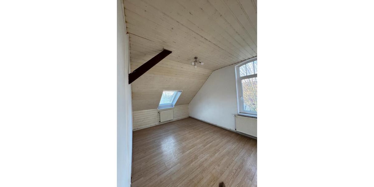 Dachgeschoßwohnung Westerstede - 3 Zimmer, 70 m&sup2;, 595&euro; | Angebot:26632975