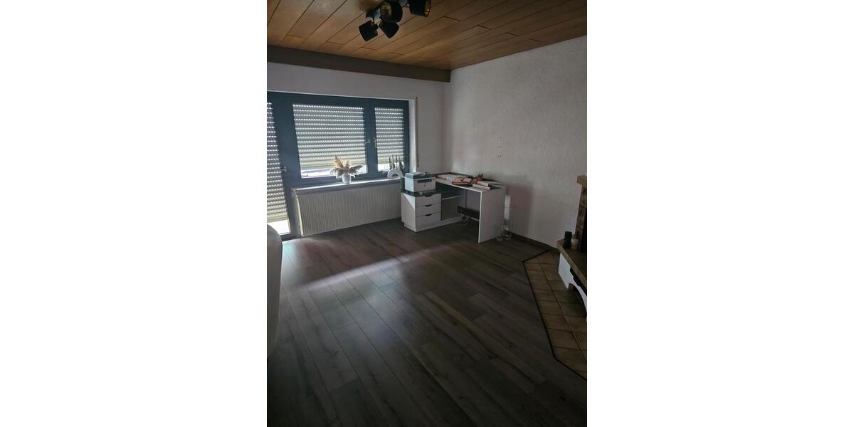 Einfamilienhaus Jockgrim - 6 Zimmer, 200 m&sup2;, 1.500&euro; | Angebot:25957931