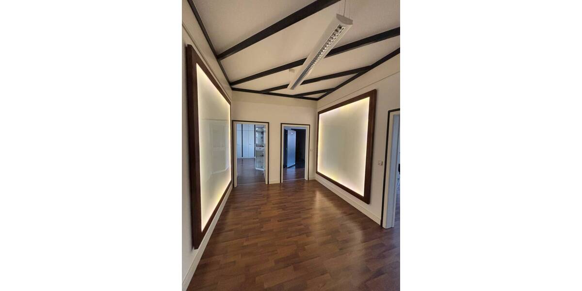 Gewerbeobjekt Kitzingen - 1 Zimmer, 374 m&sup2;, 2.500&euro; | Angebot:25748429