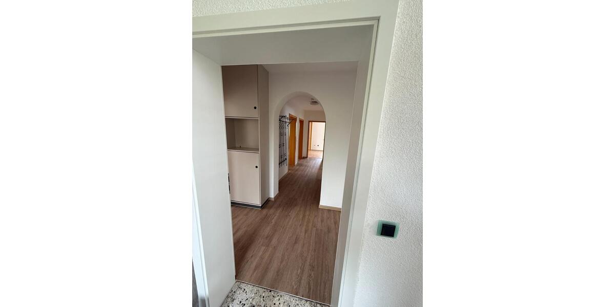 Etagenwohnung Bad Emstal - 3.5 Zimmer, 115 m&sup2;, 900&euro; | Angebot:26416298