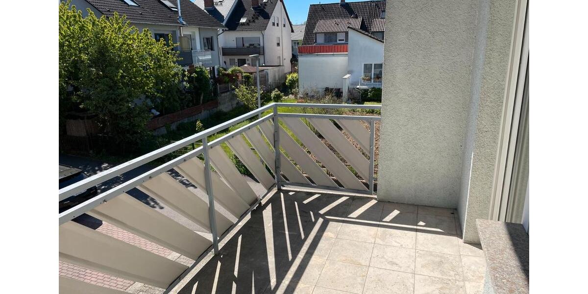Etagenwohnung Schriesheim - 3.5 Zimmer, 102 m&sup2;, 1.400&euro; | Angebot:26670384