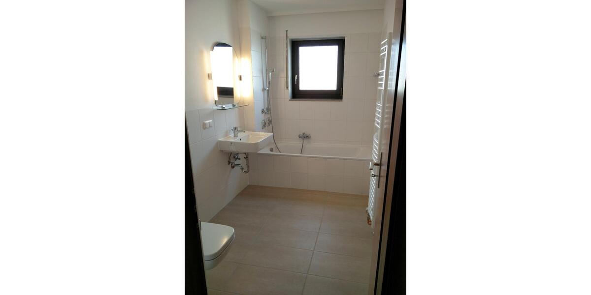 Etagenwohnung Offenbach am Main Hafen - 3 Zimmer, 84 m&sup2;, 880&euro; | Angebot:26700029