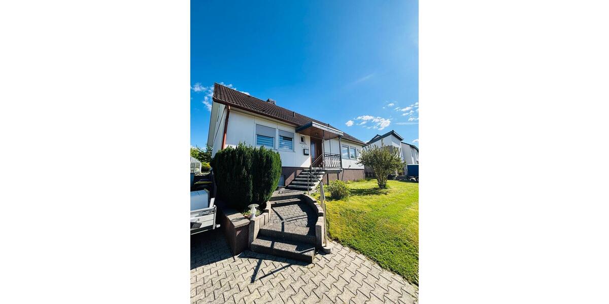 Einfamilienhaus Homberg (Efze) - 5 Zimmer, 180 m&sup2;, 1.500&euro; | Angebot:25964508