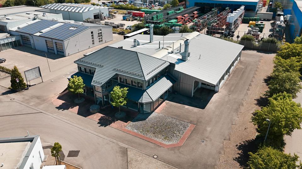 SMARTINSPECT BASE - Großer Showroom mit darüberliegender Büroeinheit im Industriepark Ellwangen zimmer