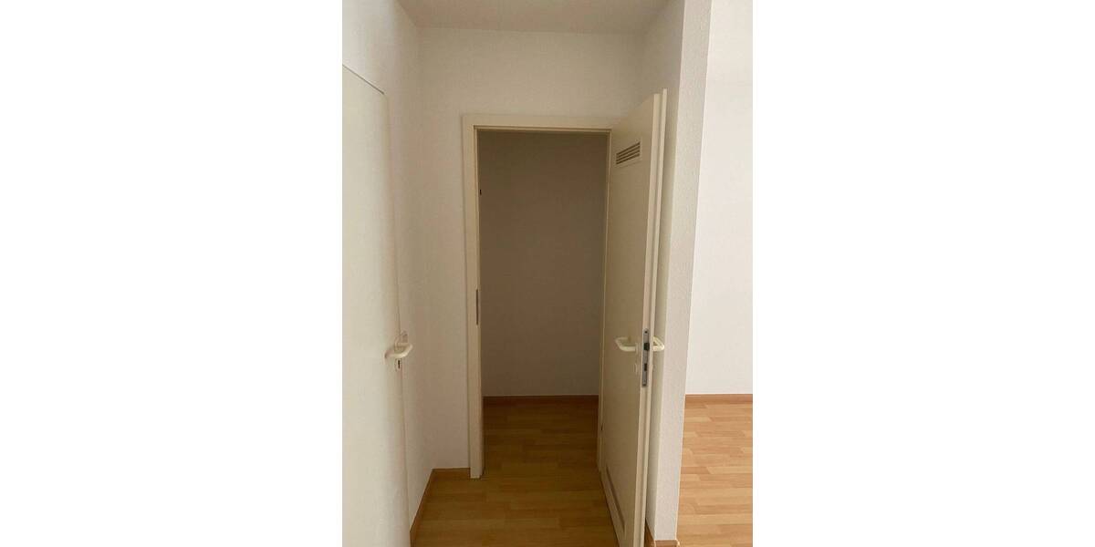 Etagenwohnung Weil am Rhein - 2 Zimmer, 63 m&sup2;, 650&euro; | Angebot:26261694