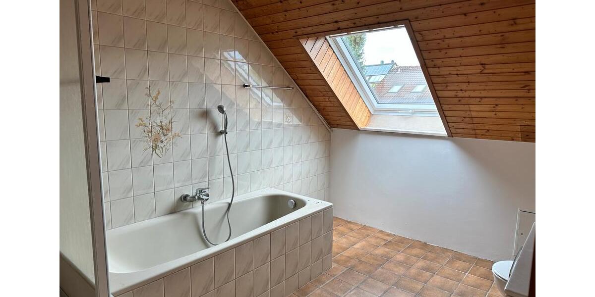 Dachgeschoßwohnung Neuhof an der Zenn - 6 Zimmer, 110 m&sup2;, 990&euro; | Angebot:24392999