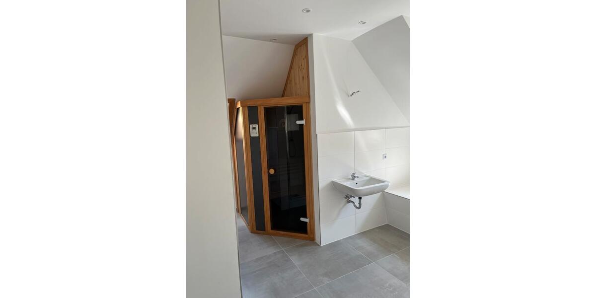 Dachgeschoßwohnung Zeitz - 2 Zimmer, 75 m&sup2;, 831&euro; | Angebot:24640630