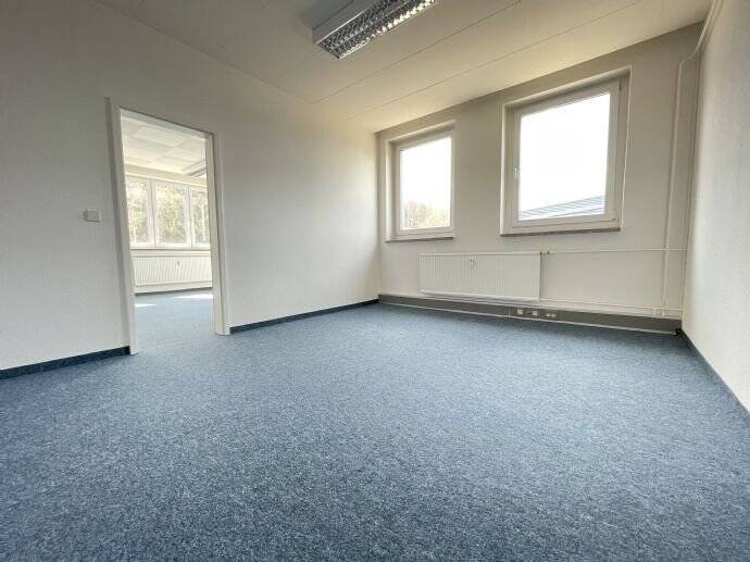 Gewerbeobjekt Niederwiesa - 2 Zimmer, 45 m&sup2;, 177&euro; | Angebot:25728457