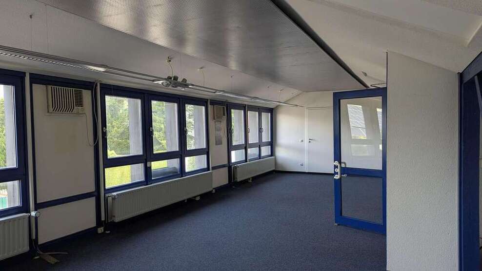 Büro in Aichach 725 € 85.64 m²