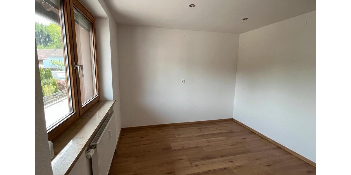 Etagenwohnung Marktoberdorf - 3 Zimmer, 100 m&sup2;, 990&euro; | Angebot:26413550