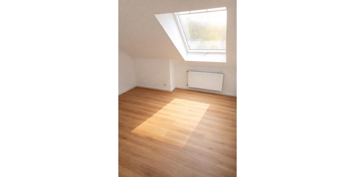 Dachgeschoßwohnung Bad Vilbel - 4 Zimmer, 115 m&sup2;, 1.800&euro; | Angebot:26018255