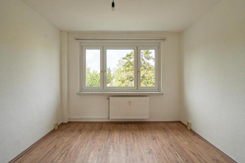 Renovierte Dreiraumwohnung mit Balkon– sofort bezugsfrei! zimmer