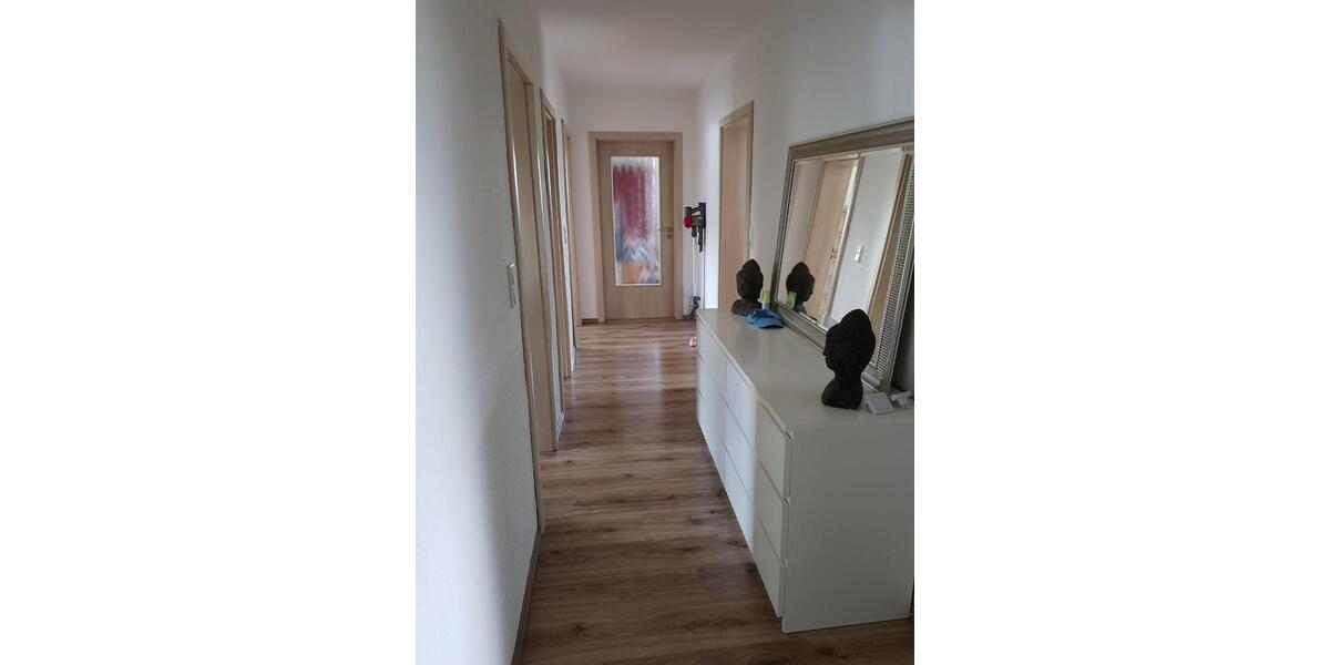 Etagenwohnung Ursensollen - 3 Zimmer, 130 m&sup2;, 860&euro; | Angebot:26294865