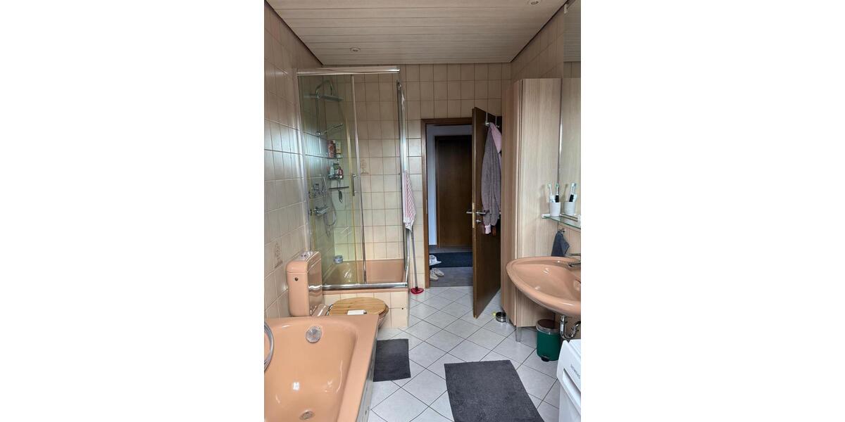 Etagenwohnung Niedenstein - 4 Zimmer, 120 m&sup2;, 936&euro; | Angebot:26690843