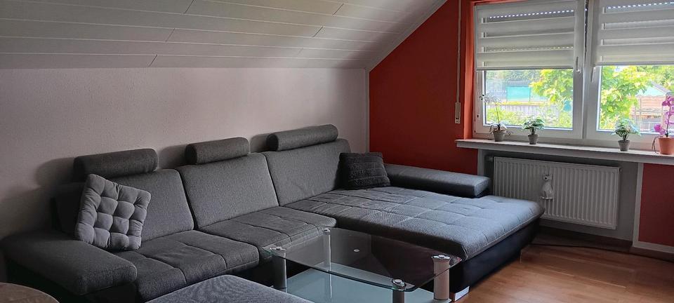 Gemütliche vollmöblierte Dachgeschoßwohnung