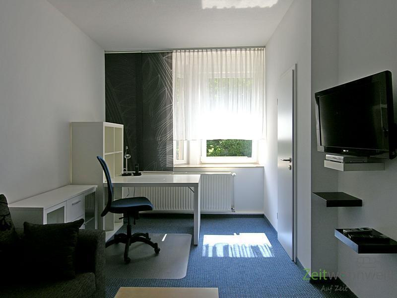 (EF0425_Y) Erfurt: Löbervorstadt, möbliertes Zimmer mit eigenem WCDusche, 1. Obergeschoss, an Wochenendheimfahrer 1 zimmer