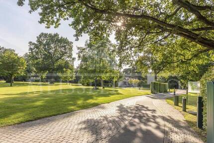 Großzügige Erdgeschoßwohnung mit Terrasse im Reemtsma Park