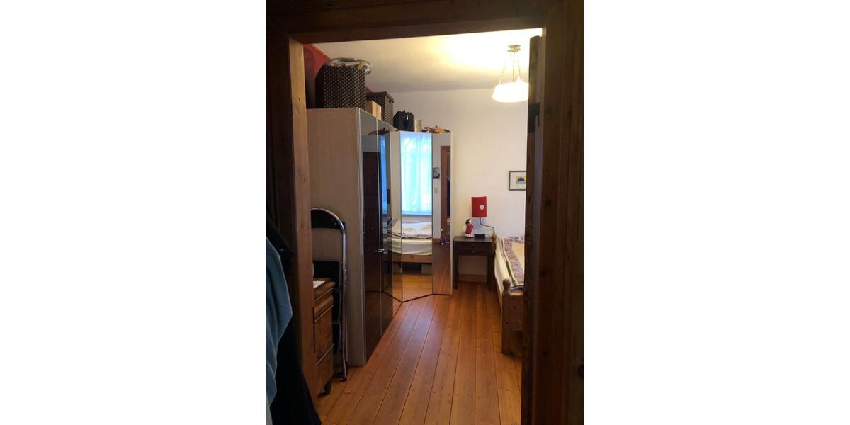 3 12 Zimmer Wohnung im 1. OG im gepflegten Altbau 3 zimmer