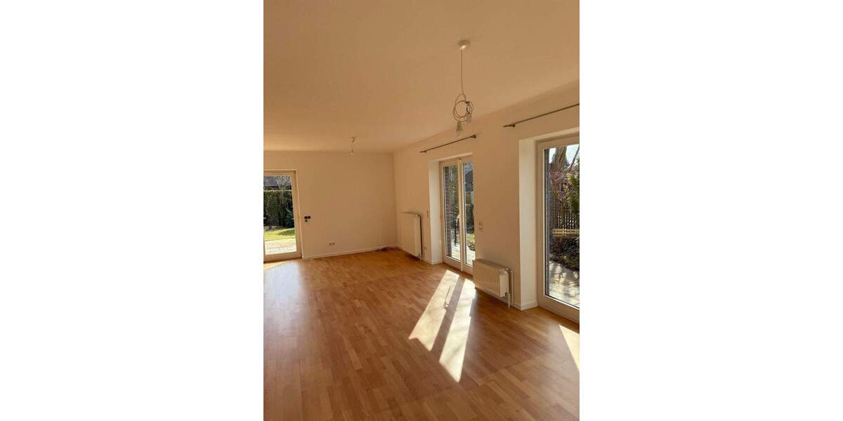 Einfamilienhaus Bönningstedt - 6 Zimmer, 135 m&sup2;, 2.600&euro; | Angebot:25818952