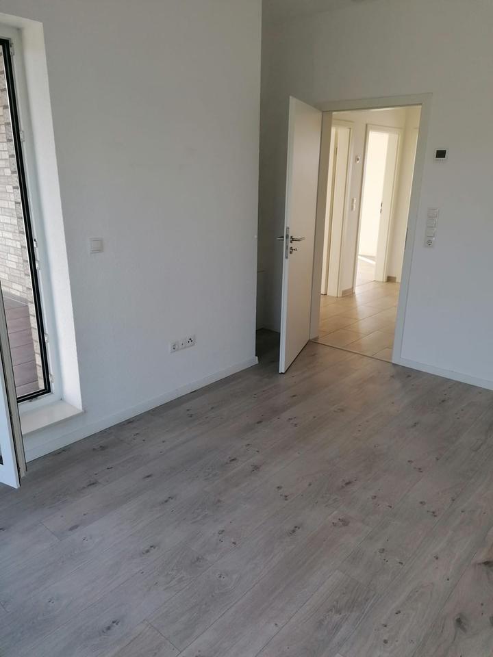 Moderne 5-Zimmer-Doppelhaushälfte mit Garten zu vermieten