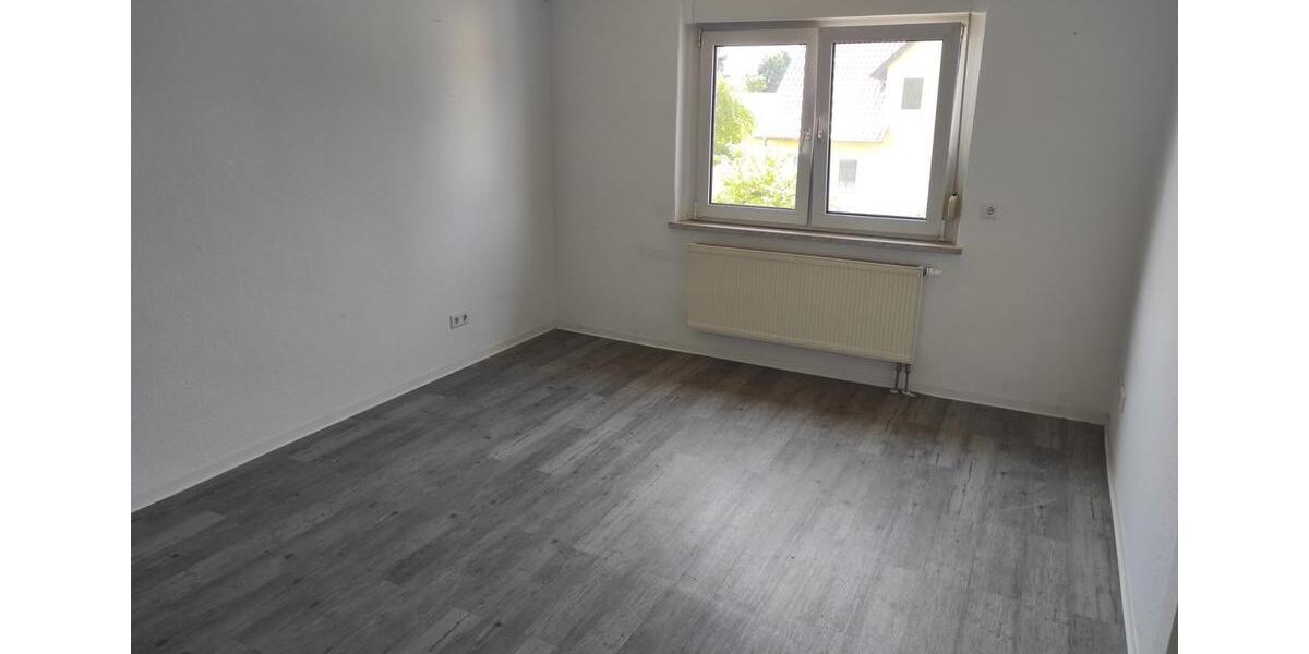 Etagenwohnung Neuzelle - 4 Zimmer, 102 m&sup2;, 765&euro; | Angebot:26045366