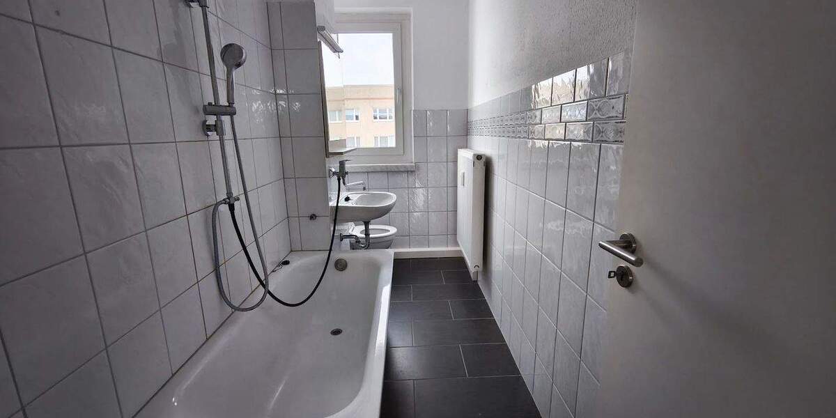 Etagenwohnung Sangerhausen - 6 Zimmer, 119 m&sup2;, 705&euro; | Angebot:25695026