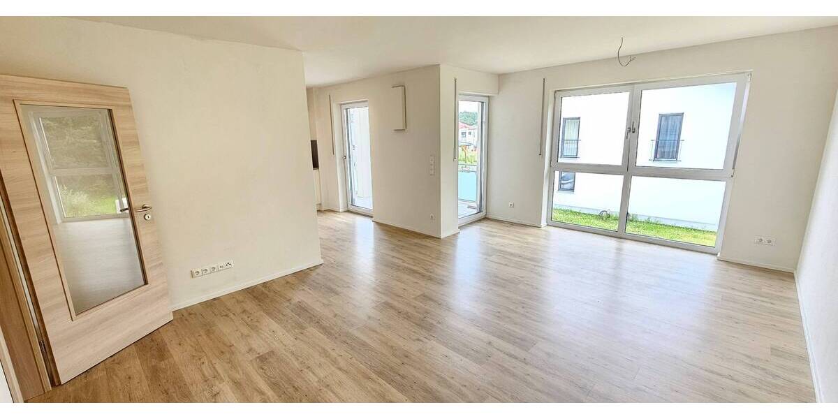 Etagenwohnung Bernhardswald Pettenreuth - 3 Zimmer, 78 m&sup2;, 880&euro; | Angebot:24905505