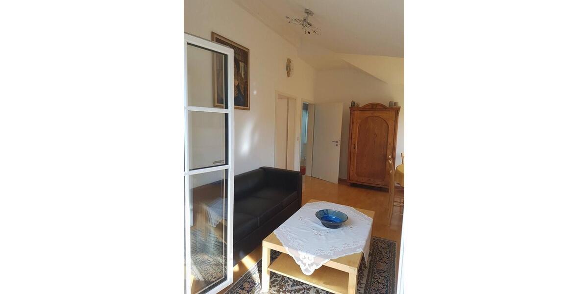 Dachgeschoßwohnung Utting am Ammersee - 3 Zimmer, 60 m&sup2;, 1.150&euro; | Angebot:25592208