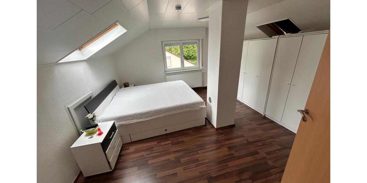 2 Zimmer Dachgeschoss Wohnung Oststadt 2 zimmer